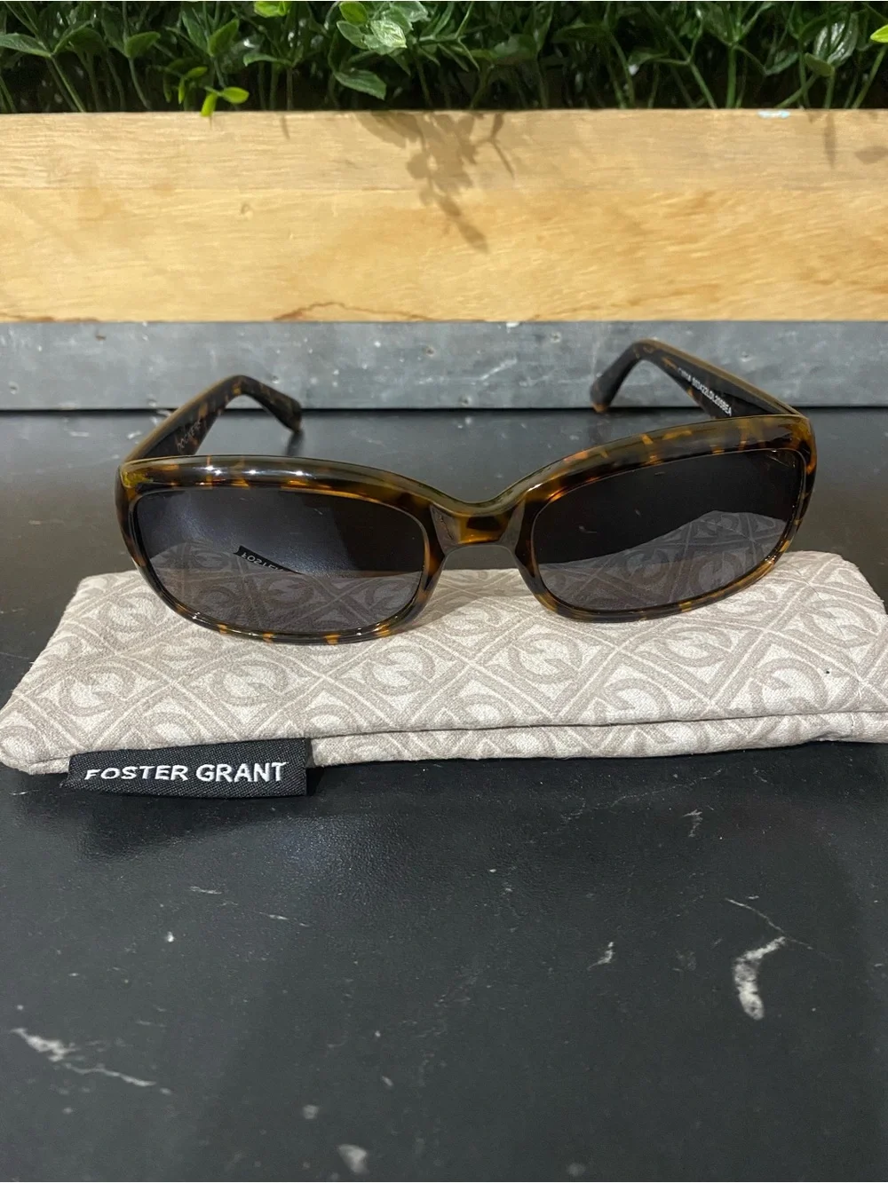 Dockers Women's Tortoiseshell Sunglasses - Brown